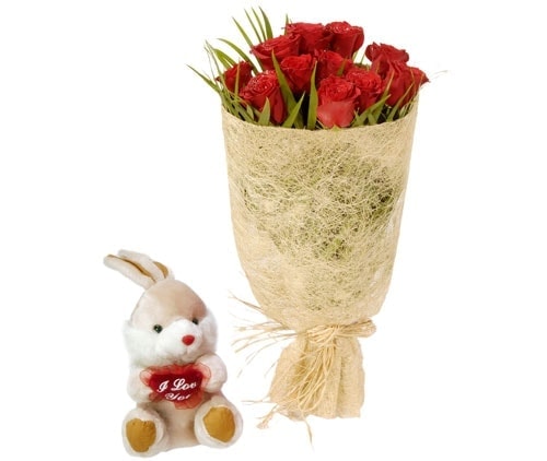 sevenlere �zel oyuncak ve 11 g�l buketi Ankara Ostim �i�ek g�nderimi firmas� �r�n�m�z  